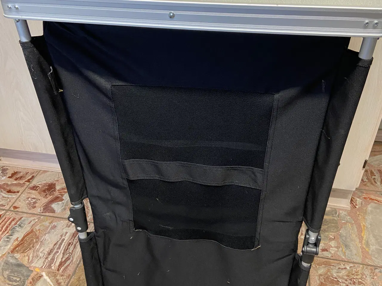 Billede 9 - Outwell skab med hylder 101x60x60x10