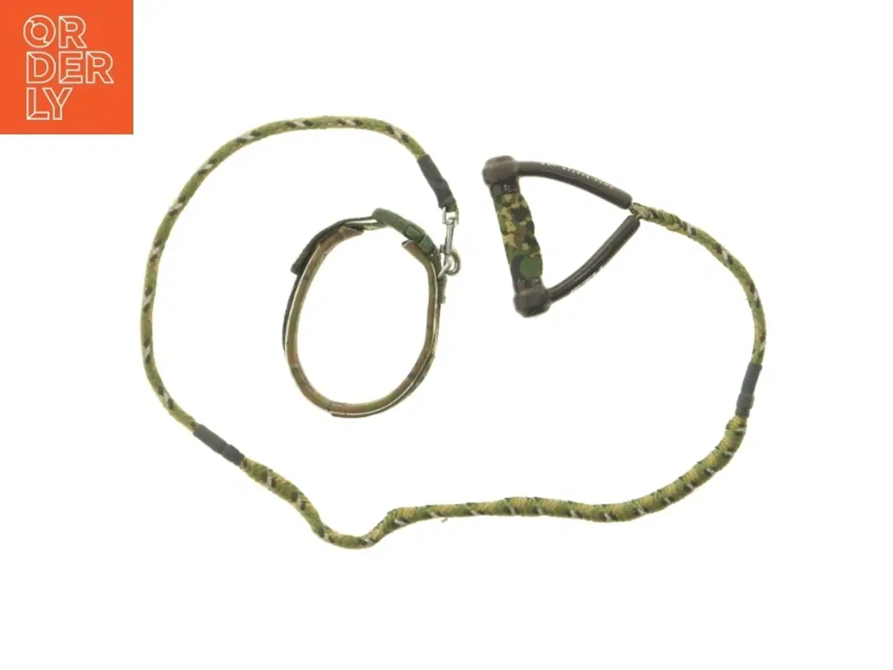 Billede 3 - Hundehalsbånd og snor i camouflage (str. Diameter som på billedet ø 12 cm snøre længde 74 cm)