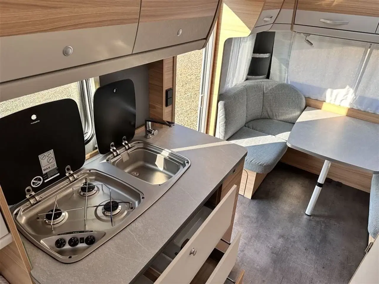 Billede 9 - 2023 - Dethleffs Camper 460 EL D-Line   Velholdt Campingvogn med enkelt senge