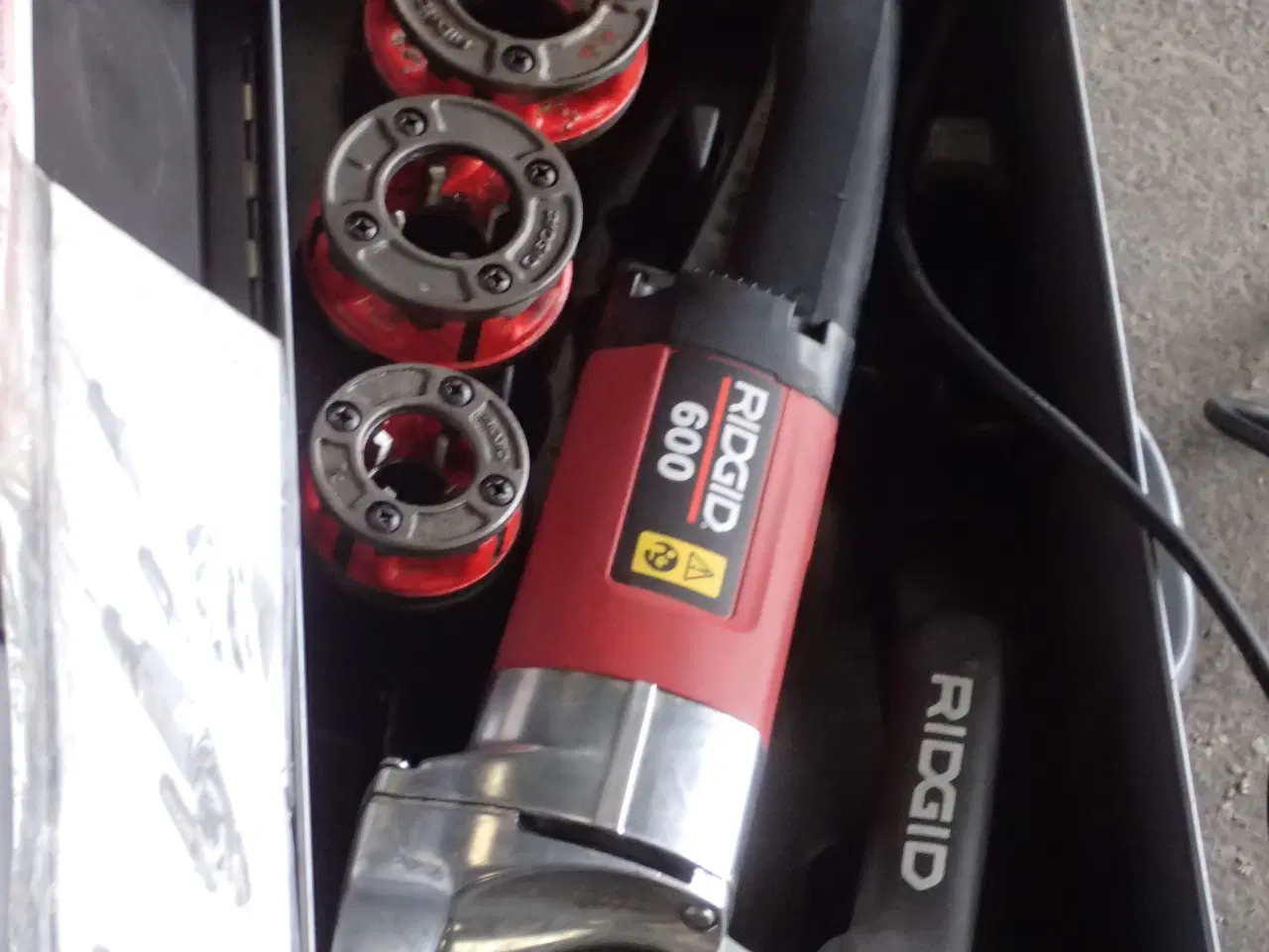 Billede 2 - Ridgid elektrisk rørskærer model 600 med 4 bakker.