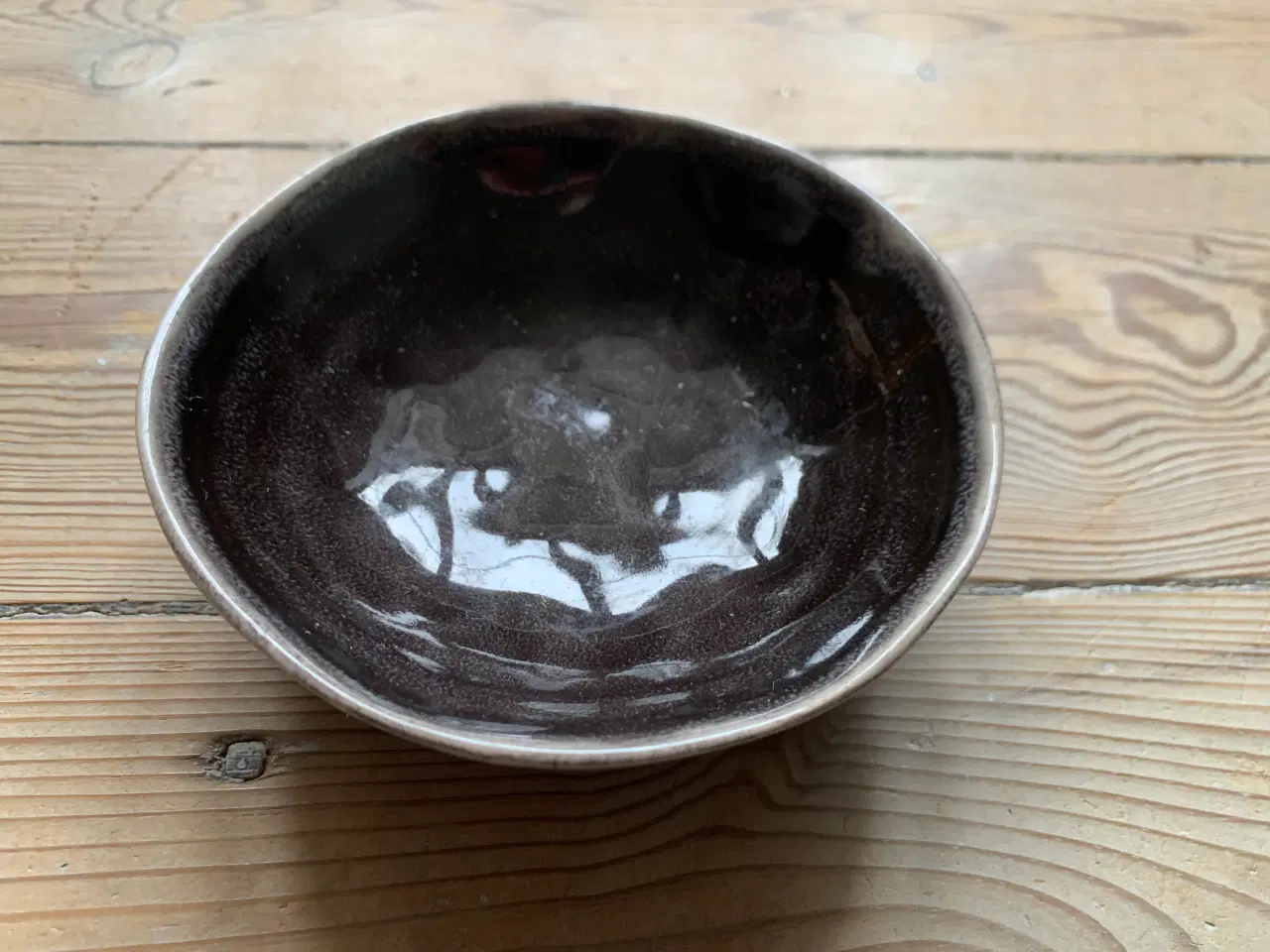 Billede 4 - 3 forskellige skåle i sort og hvid glasur