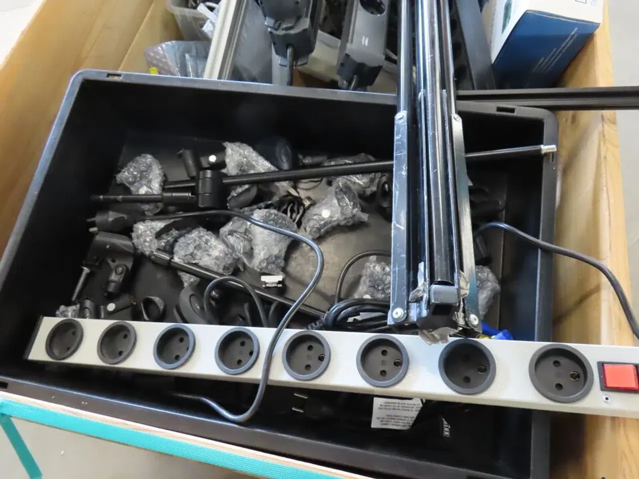 Billede 6 - Palle med rester fra TC ELECTRONIC