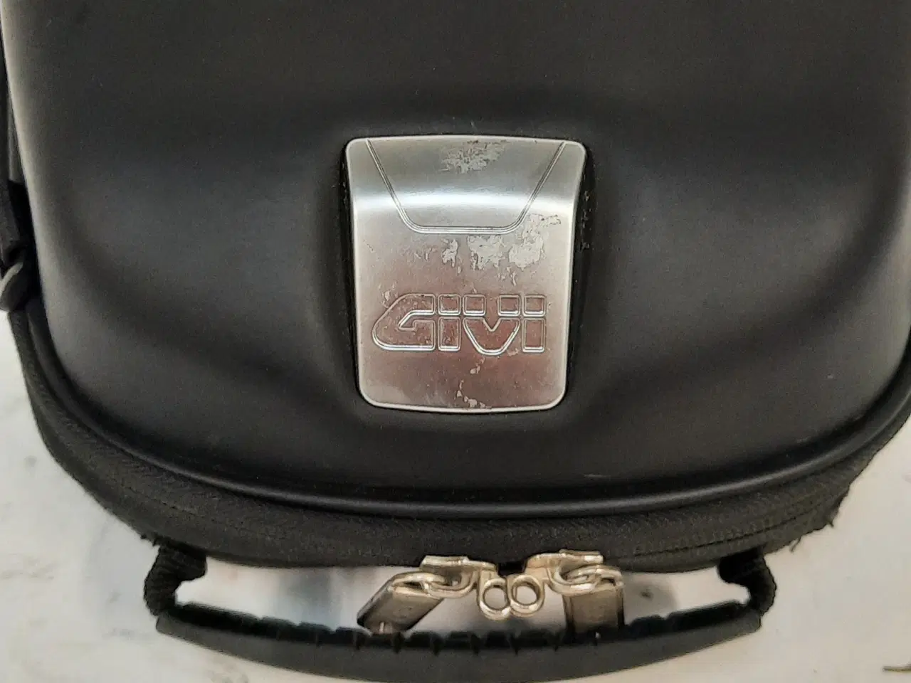 Billede 2 - Givi Tanktaske m/ lås - 5 Liter