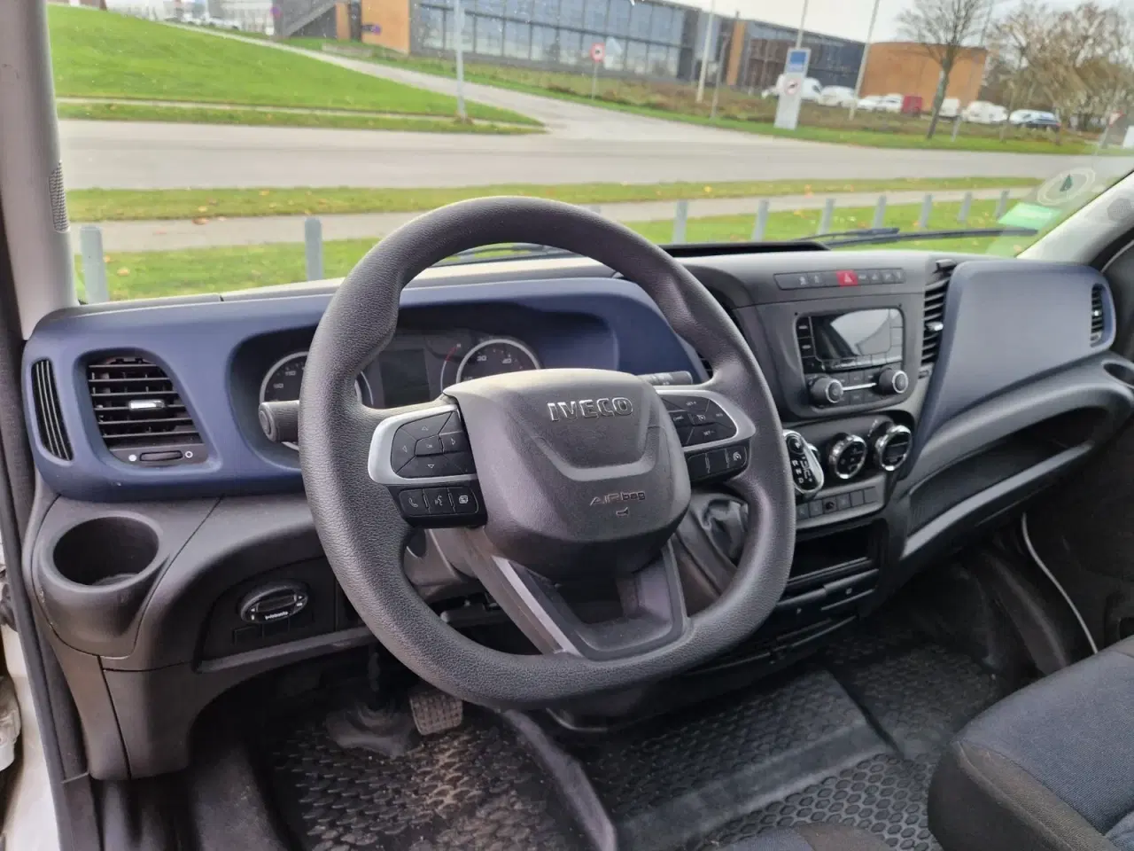 Billede 11 - Iveco Daily 2,3 35S14 Alukasse m/lift AG8