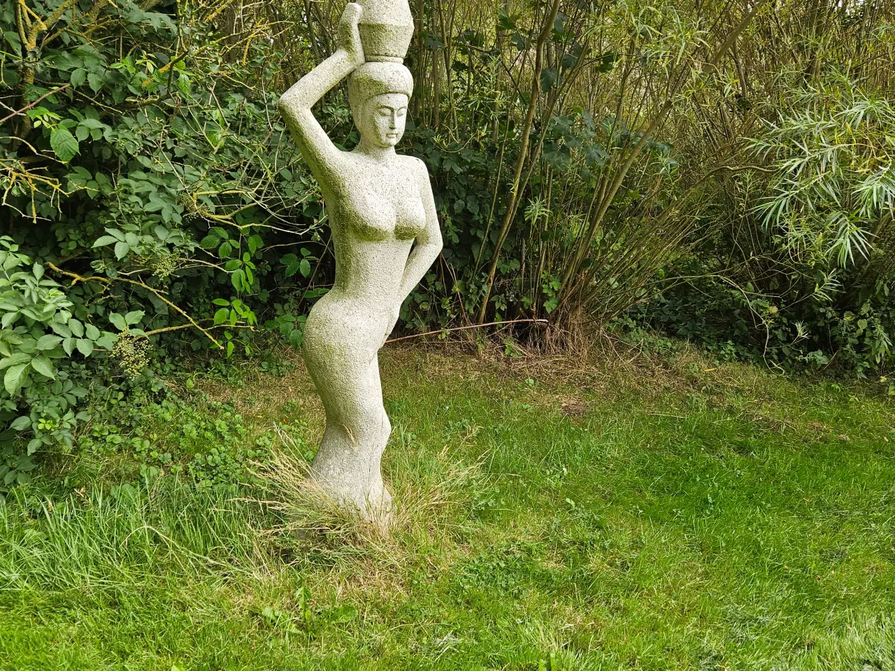 Billede 2 - Granitfigur, dame 185 cm høj