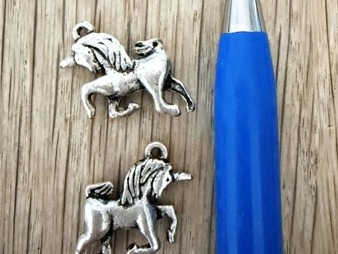 Billede 3 - Charms i nepalsølv med enhjørninger