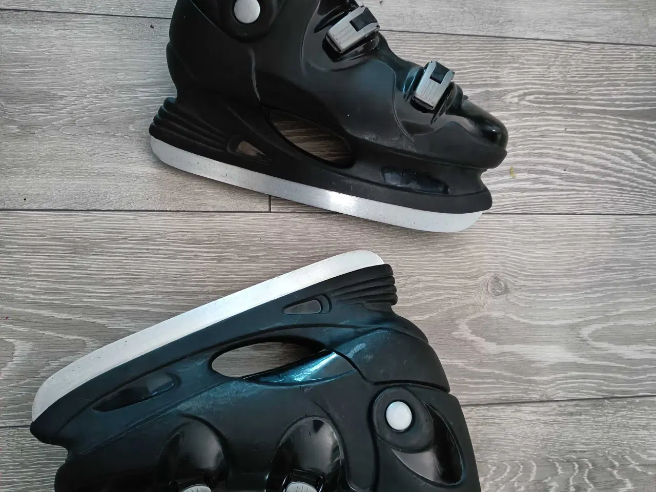 Billede 3 - Ishockey skøjter normalt 45str
