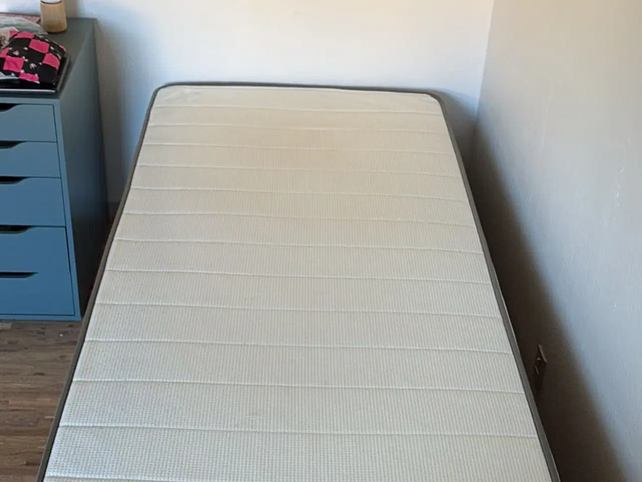 Billede 2 - Seng inklusiv meder og topmadras