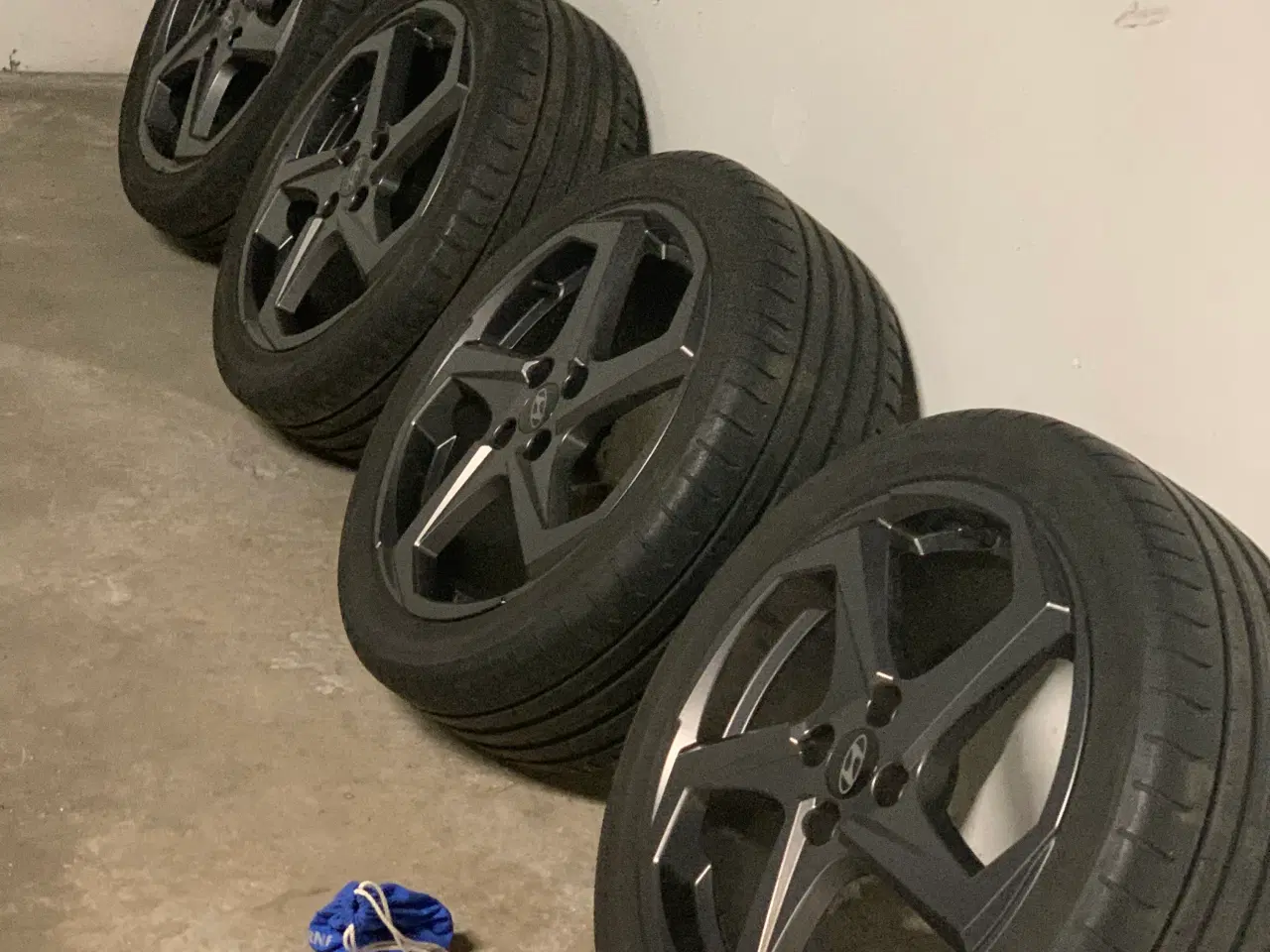 Billede 2 - Alu fælge med sommerdæk