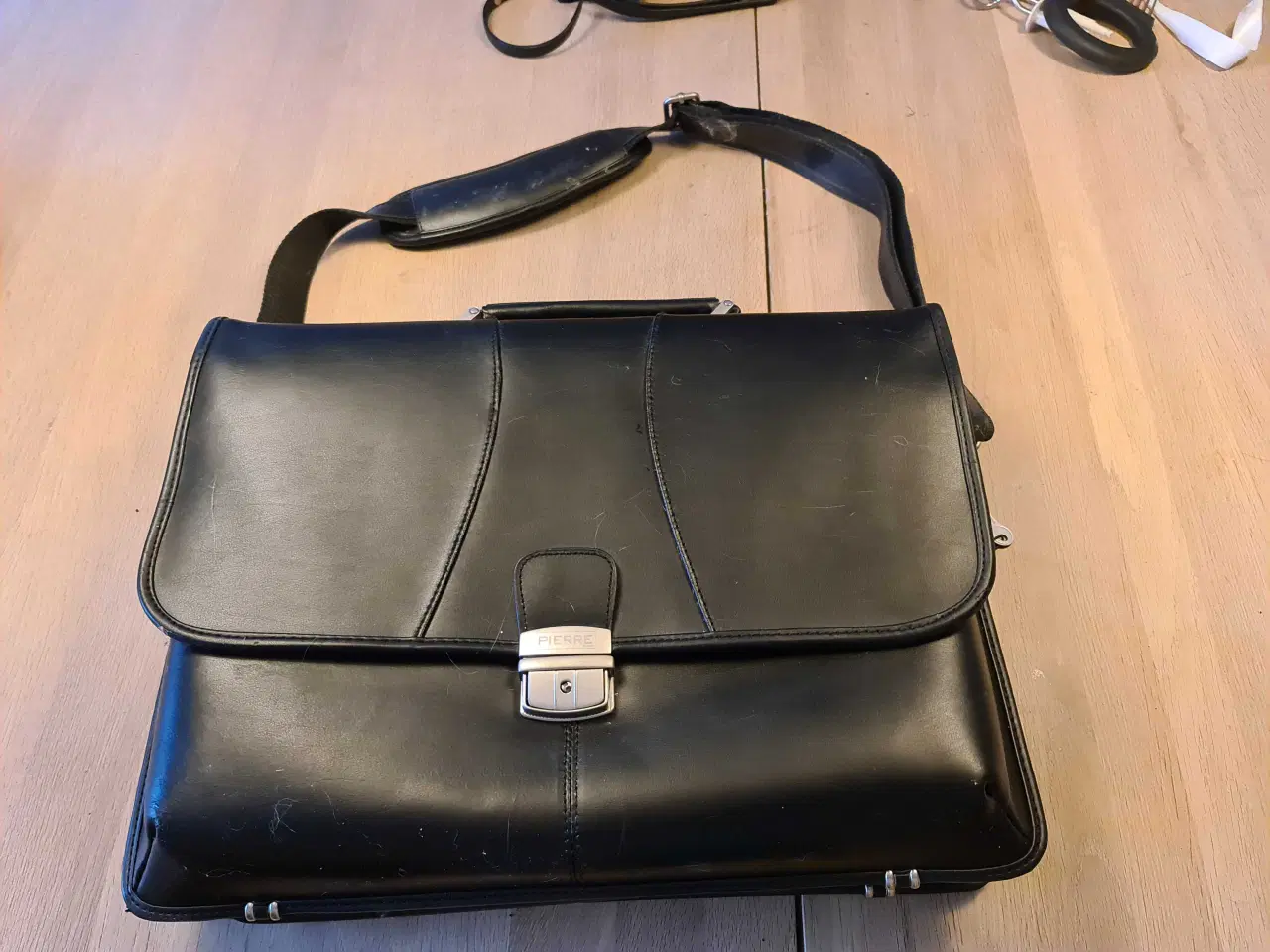 Billede 1 - Laptoptaske, sort som ny