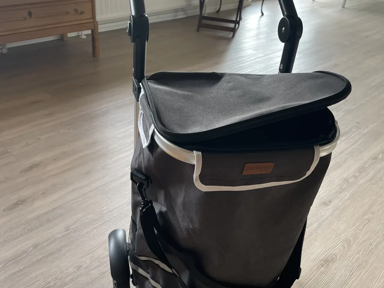 Billede 1 - God indkøbsvogn / shopper med hjul