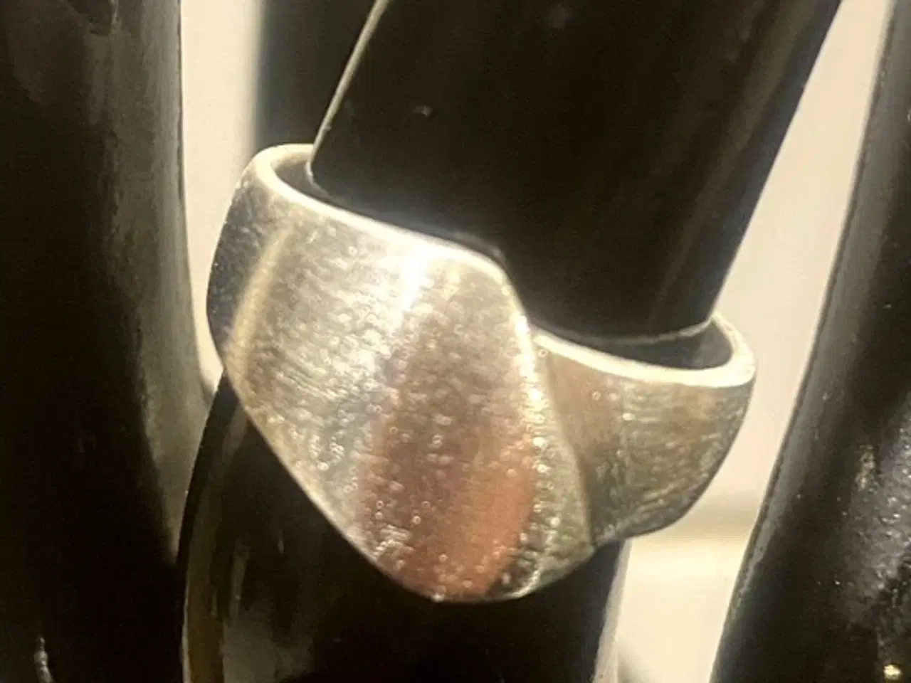 Billede 1 - * Sterlingsølv; Enkel og elegant fingerring