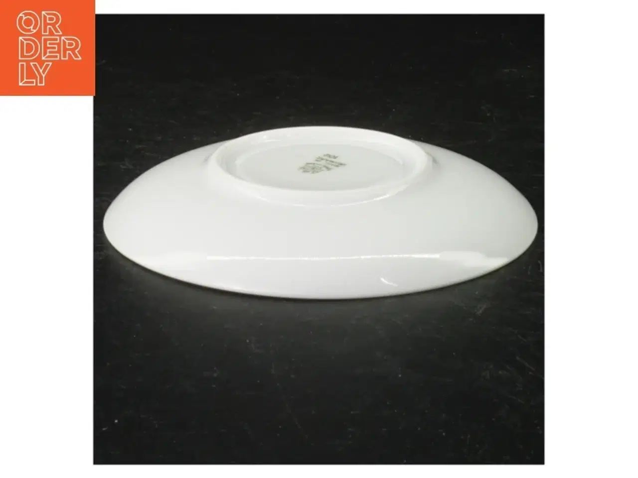 Billede 5 - Porcelænskopper og tallerken fra B&G (str. Tallerkenen 14 cm i diameter. kro, 7 cm i diameter)