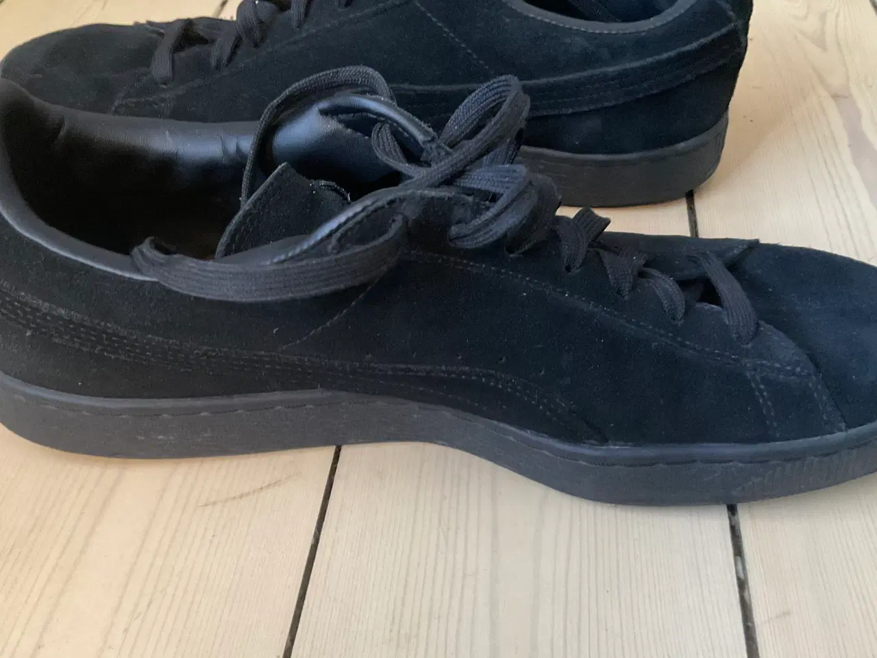 Billede 8 - Sorte Puma Suede sneakers
