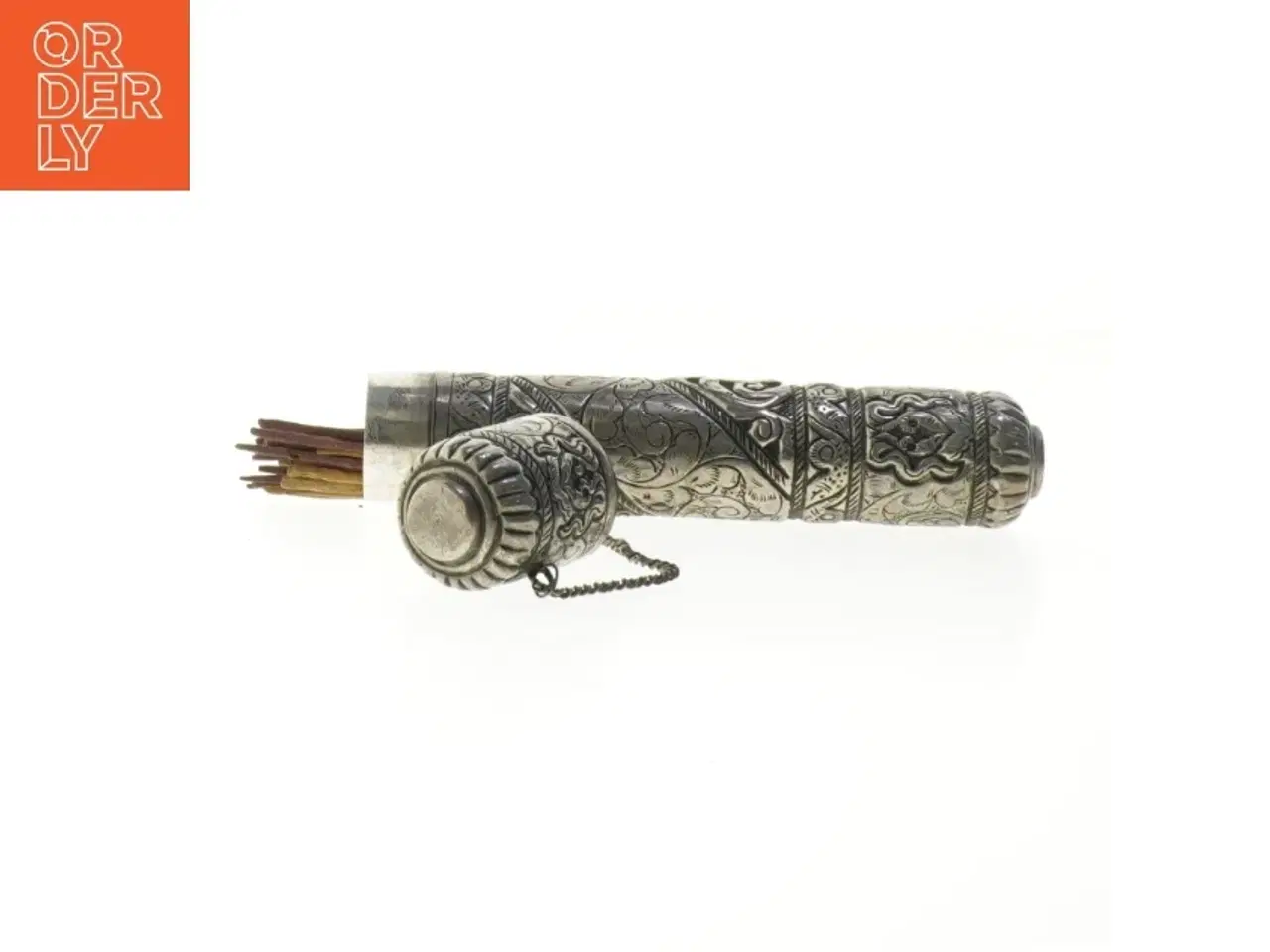 Billede 2 - Dekorativ manuskript rulle beholder med røgelsespinde (str. 22 cm)