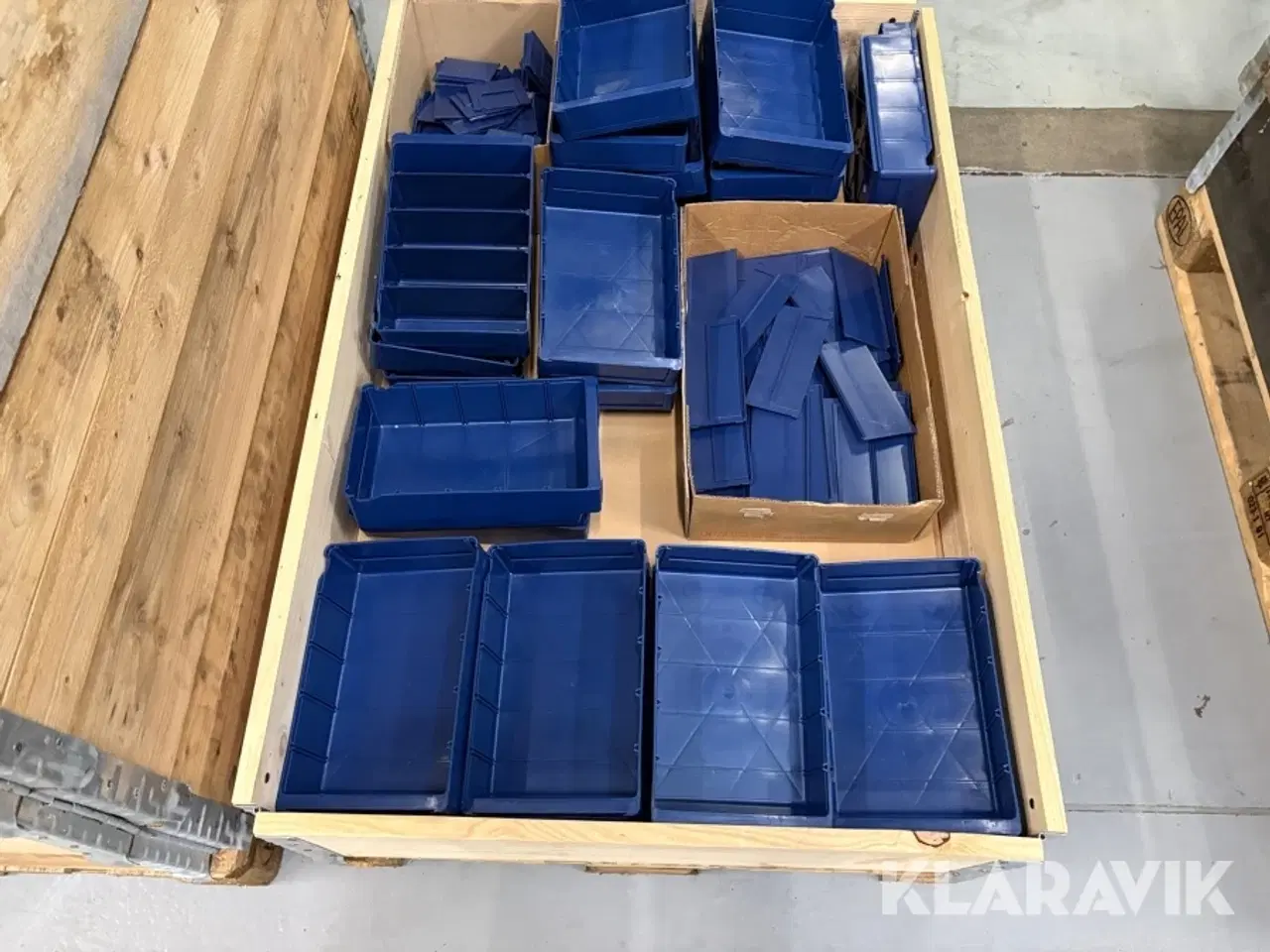 Billede 3 - Stort lot plastik kasser til opbevaring 5 paller