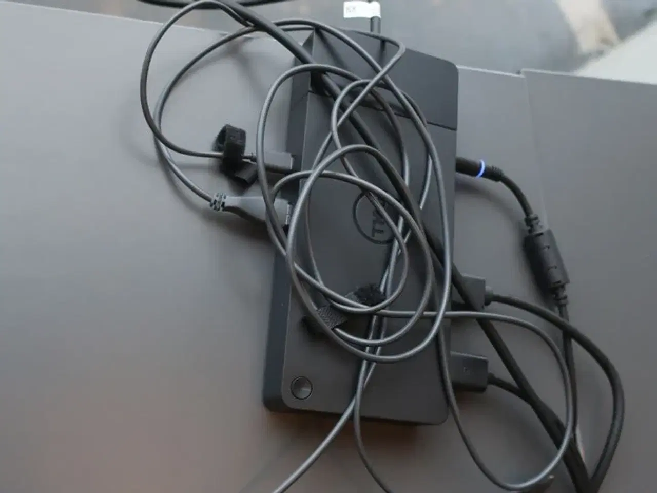 Billede 10 - 2 stk. 24" DELL skærme samt dockingstation og tastatur