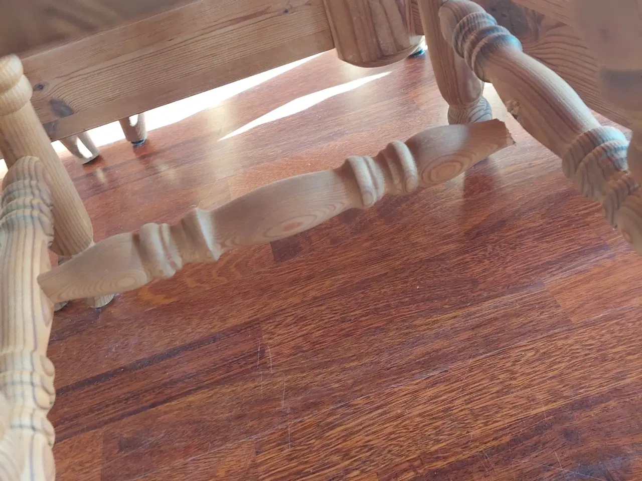 Billede 4 - Spisebord med 2 tillægs plader