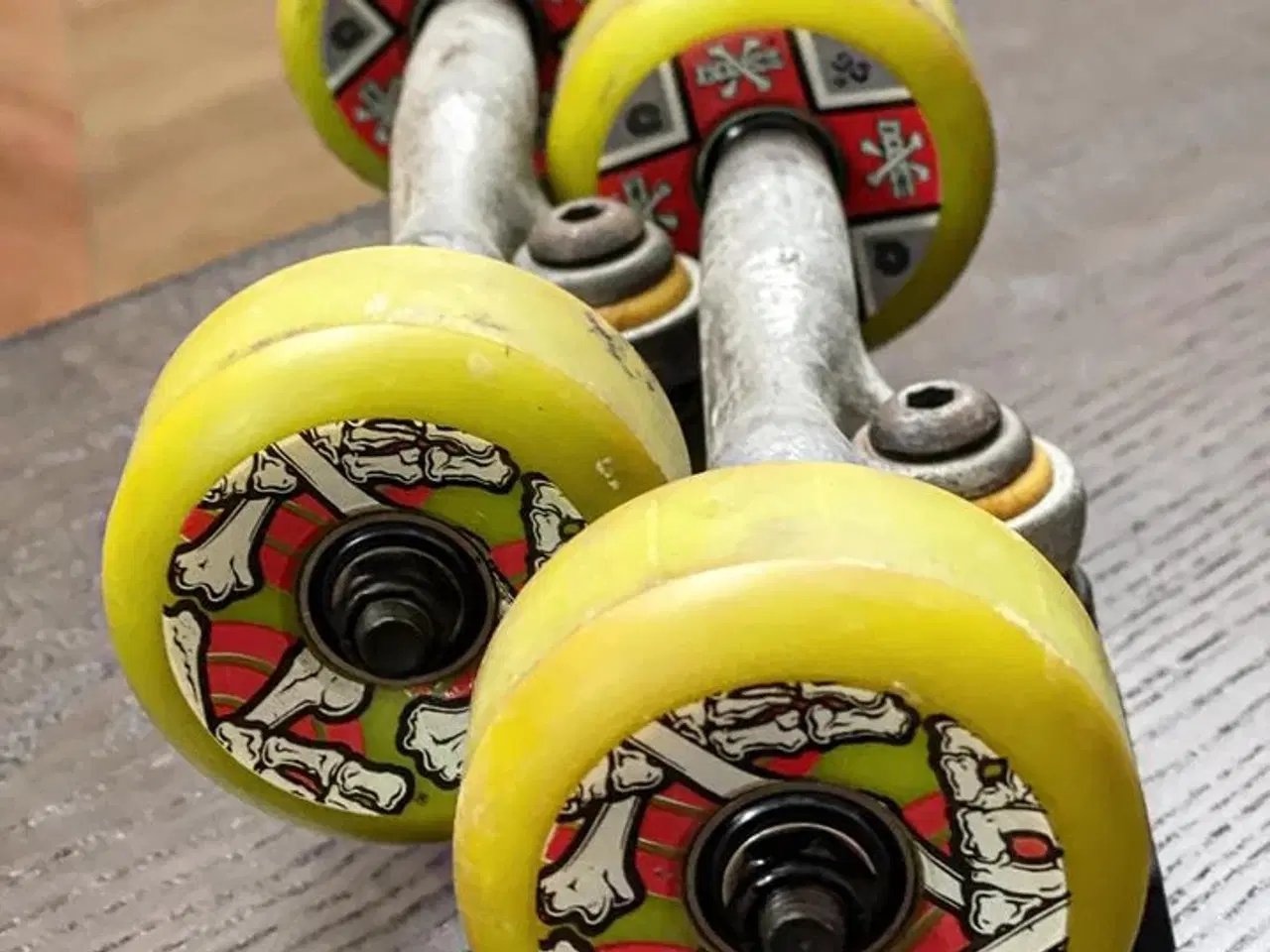 Billede 3 - Skate board and rollers 