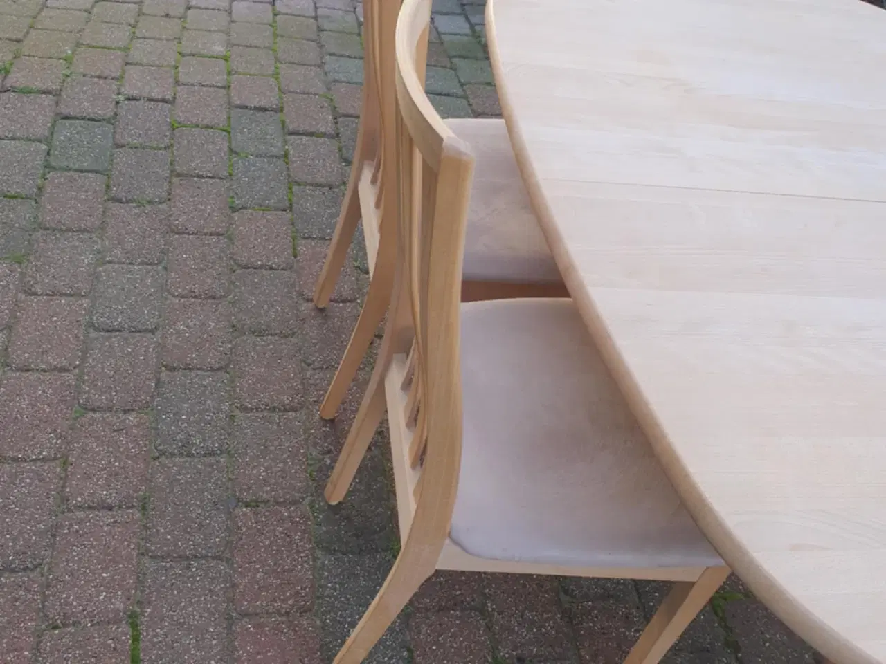 Billede 2 - Sæbebehandlet bøg Spisebord med 2 ekstra plader og