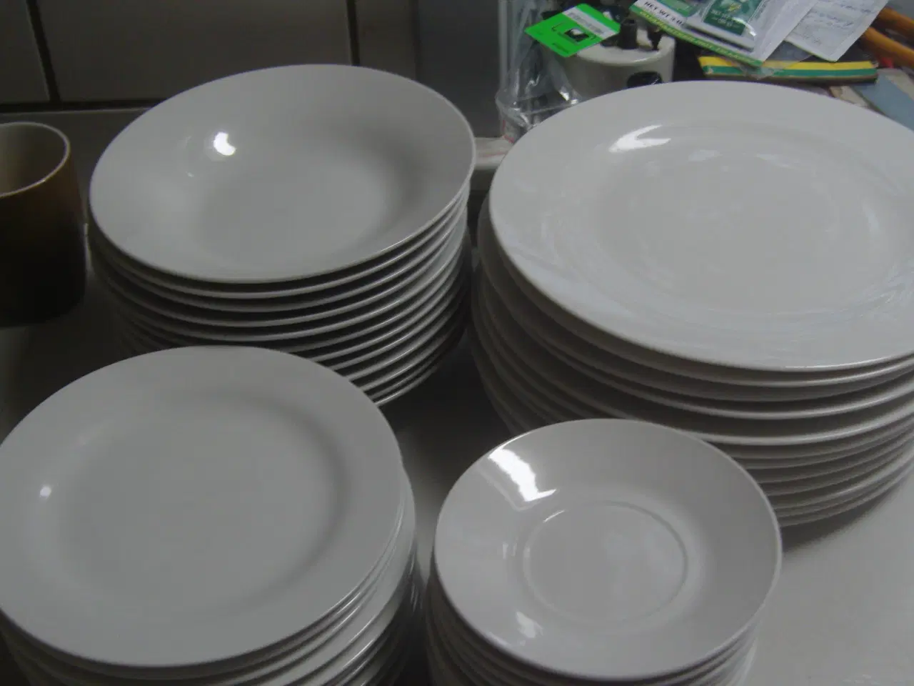 Billede 2 - Hvide kopper/dessert/dybe/flade talerkner