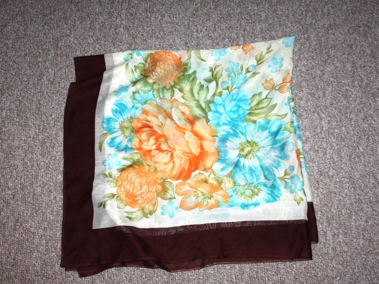 Billede 1 - Tørklæde Mert Ipek 98 cm x 98 cm