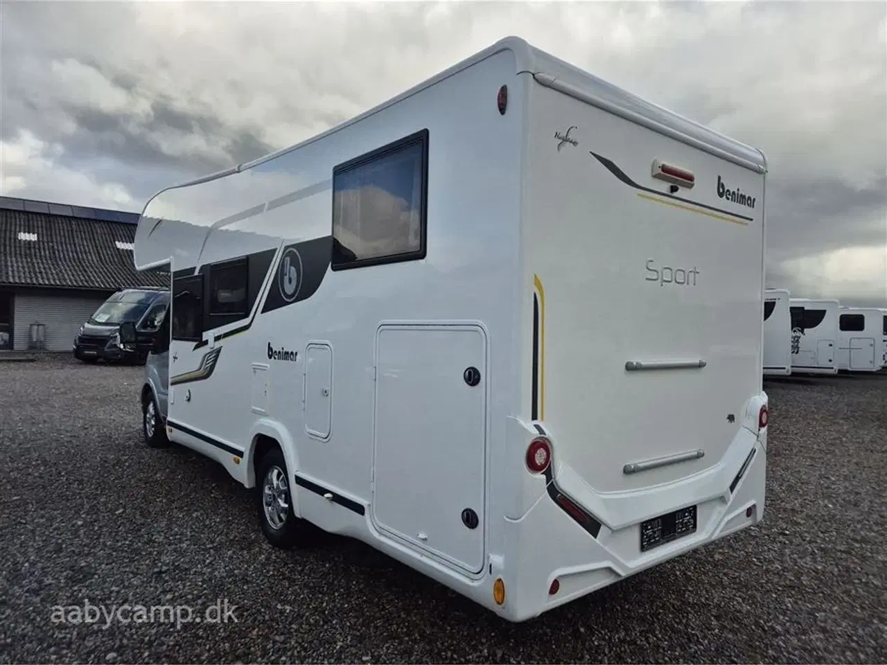 Billede 3 - 2020 - Benimar Sport 363   NK Pakke. Automatgear. solceller. markise. Batteri. Plisse i for og sideruder. Bemærk at den har 5 selepladser.