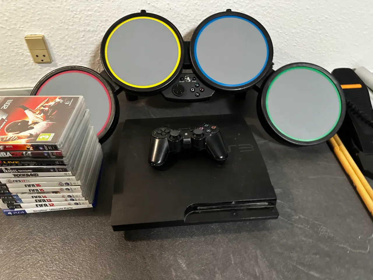 Billede 3 - Playstation 3 med 12 spil og trommesæt