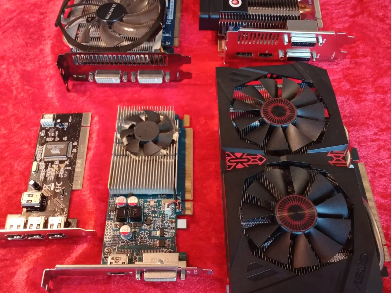 Billede 4 - 4 pci-e grafikkort + 1 firewire