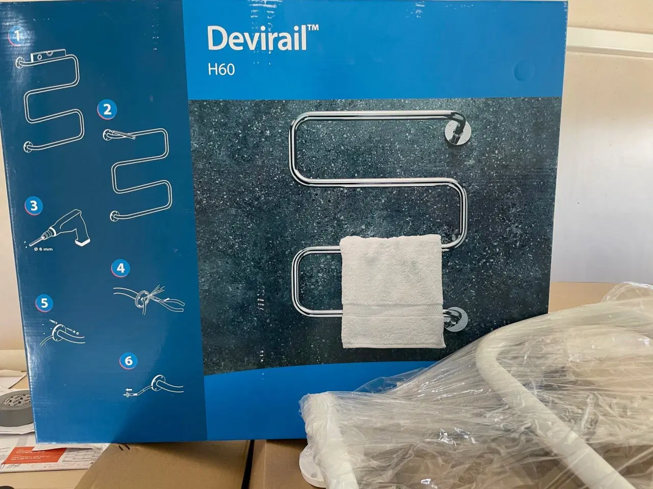 Billede 1 - Håndklædetørrer Devirail 60 W hvid