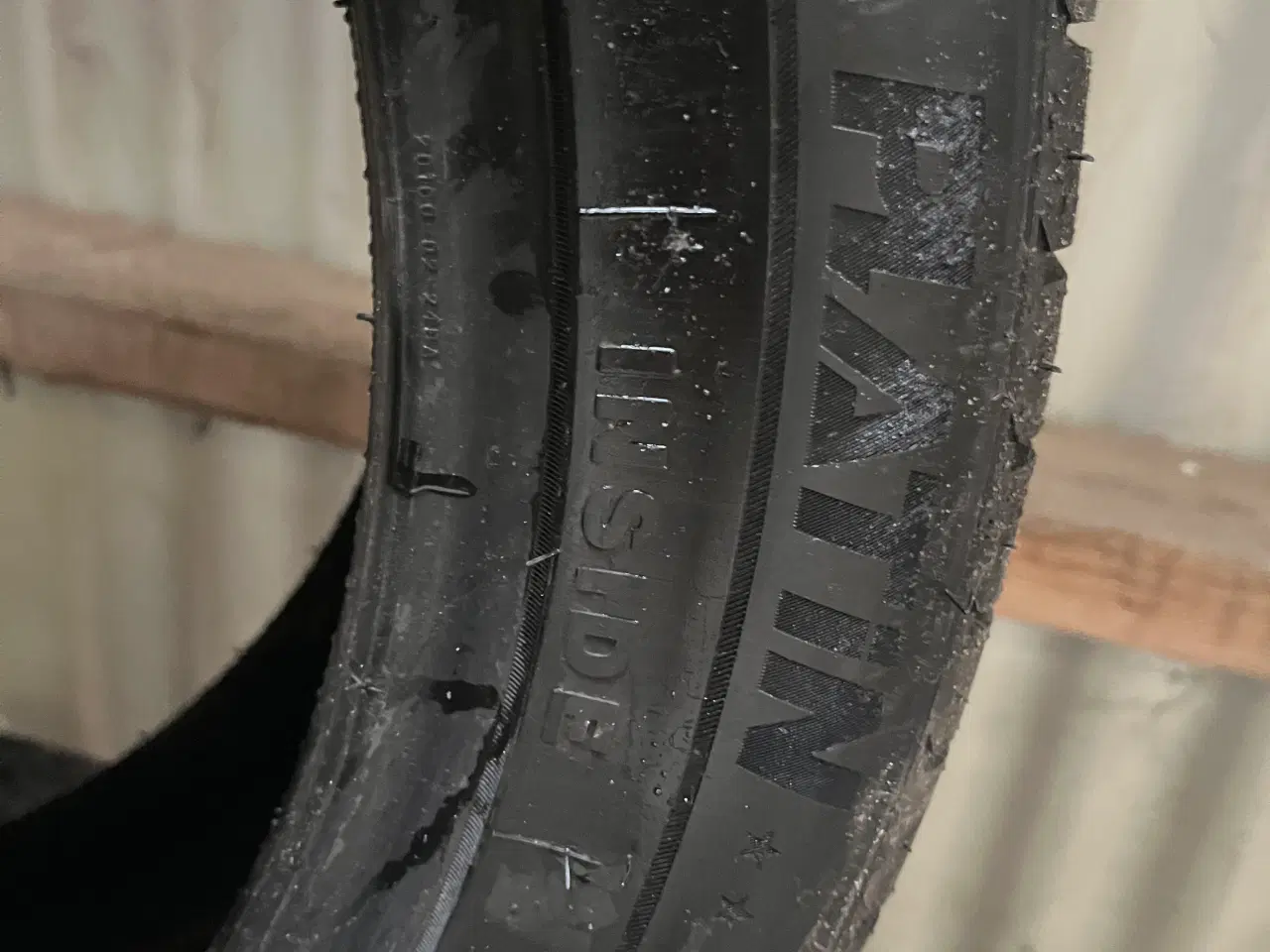 Billede 3 - 2 stk 225/45ZR20 platin sommerdæk 
