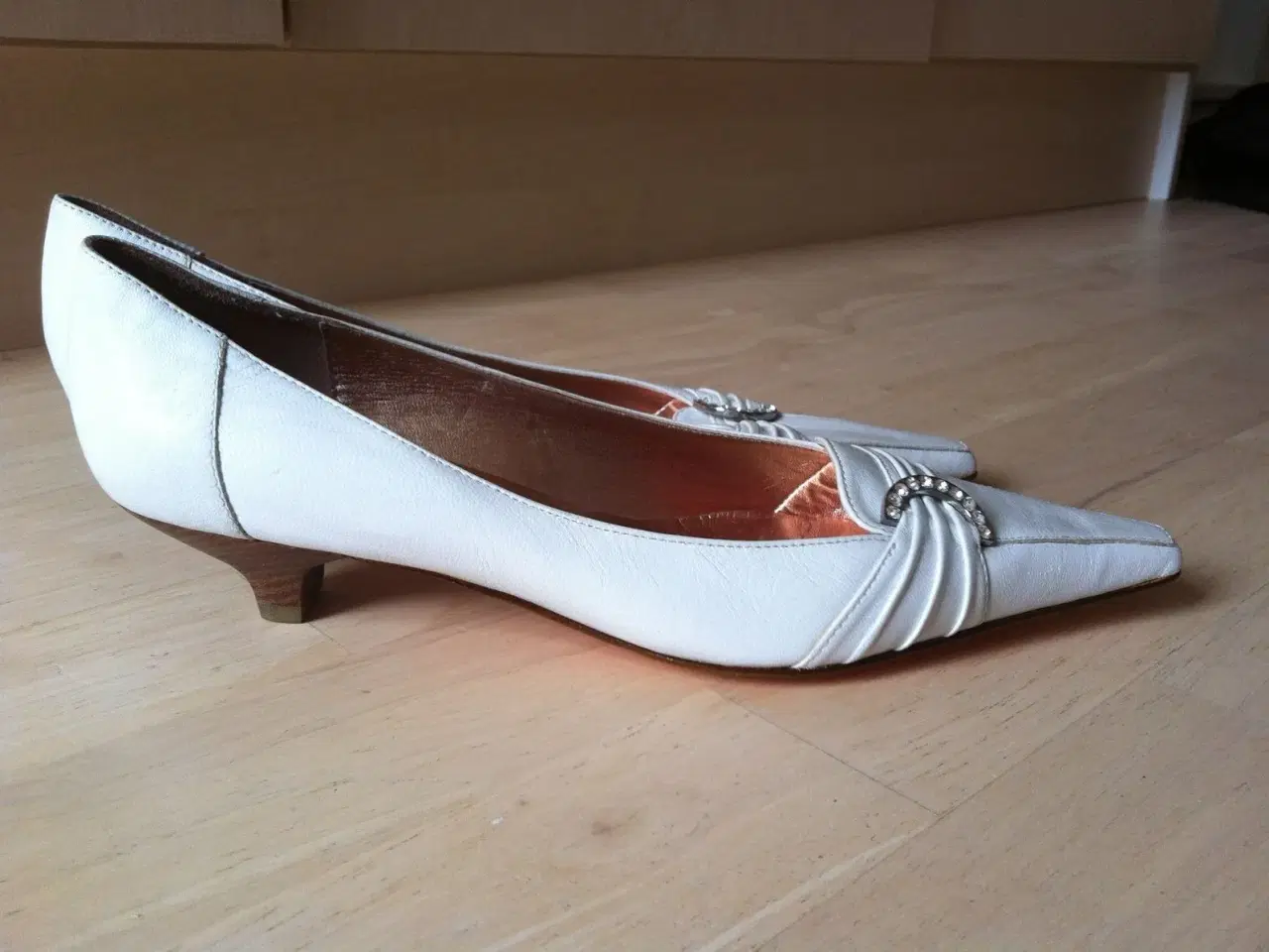 Billede 3 - Hvide læder "Nome dame sko str: 38; 50kr