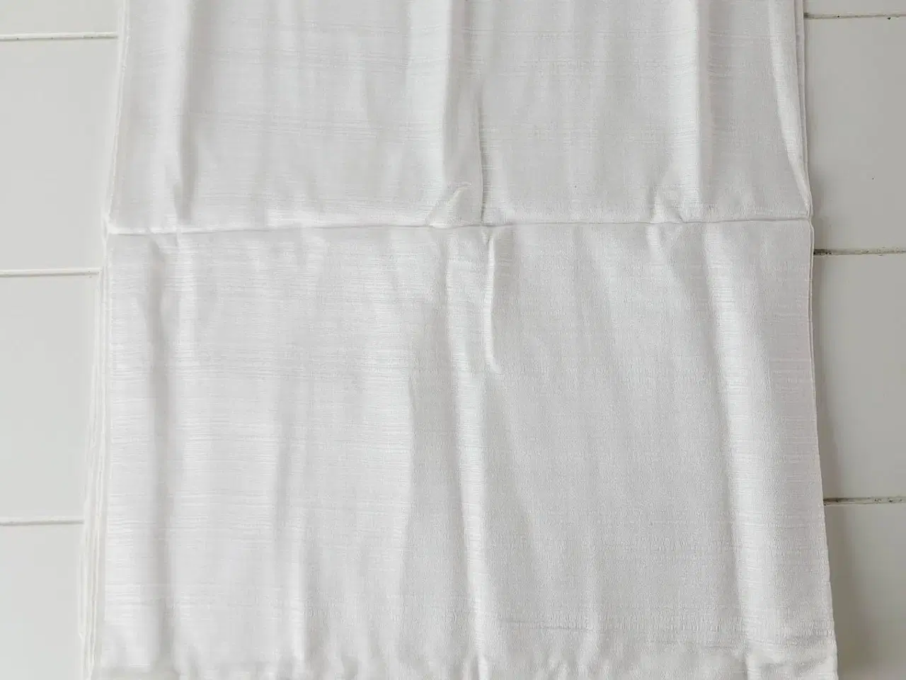 Billede 2 - ⭐️- Elegant og Blødt Thai Silk Tørklæde - UBRUGT