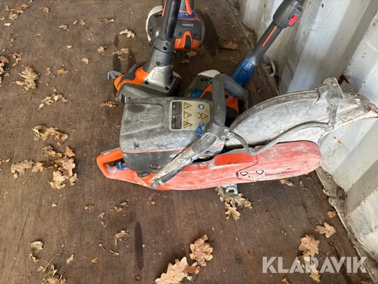 Billede 2 - Blandet værktøj Husgvarna kapsav, buskryder, løvblæser