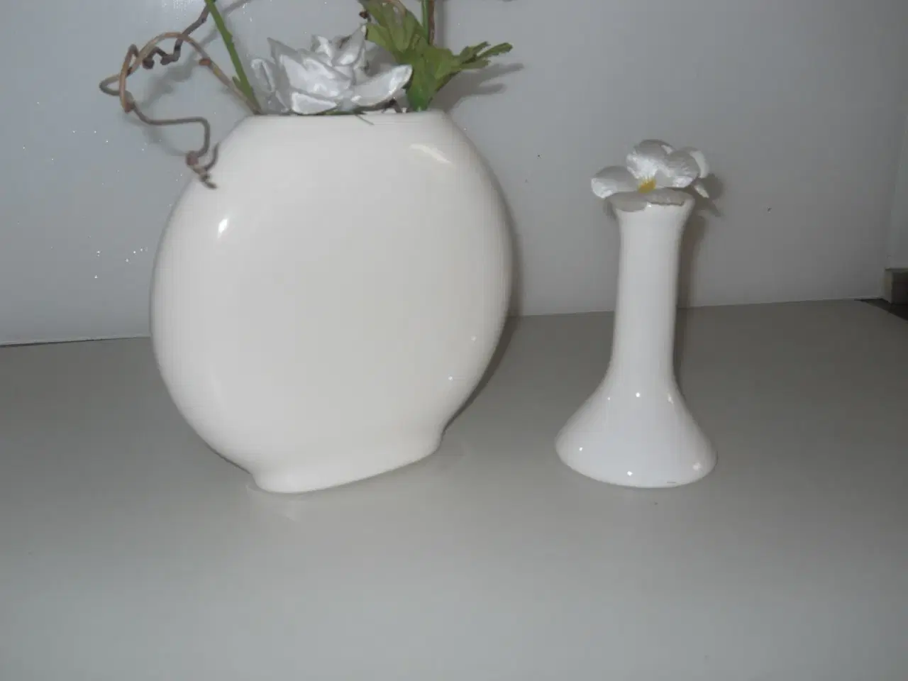 Billede 1 - Hvid Vase og lysstage