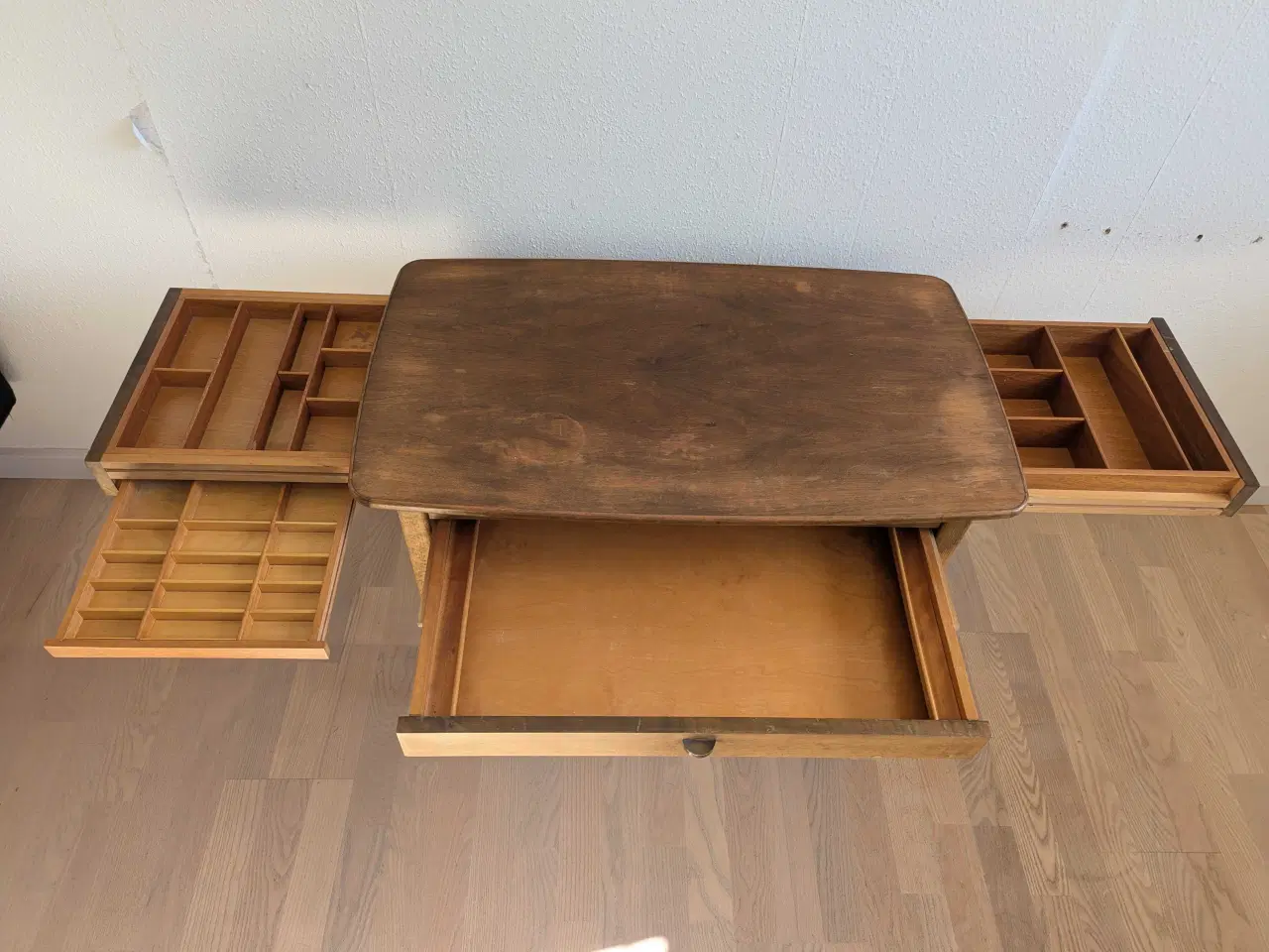 Billede 1 - Meget flot og gammelt symbord