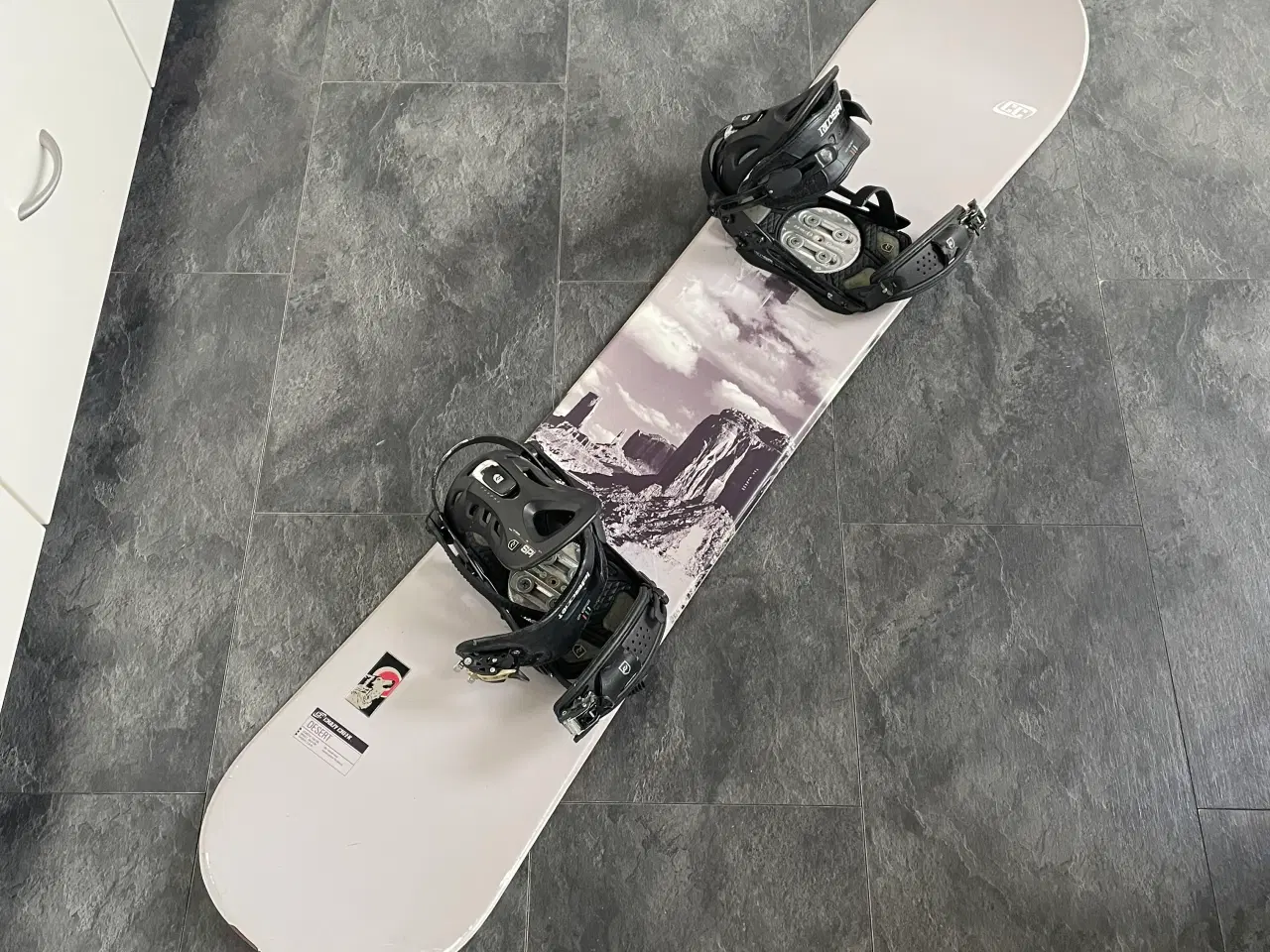 Billede 1 - Velholdt snowboard 155cm sælges 