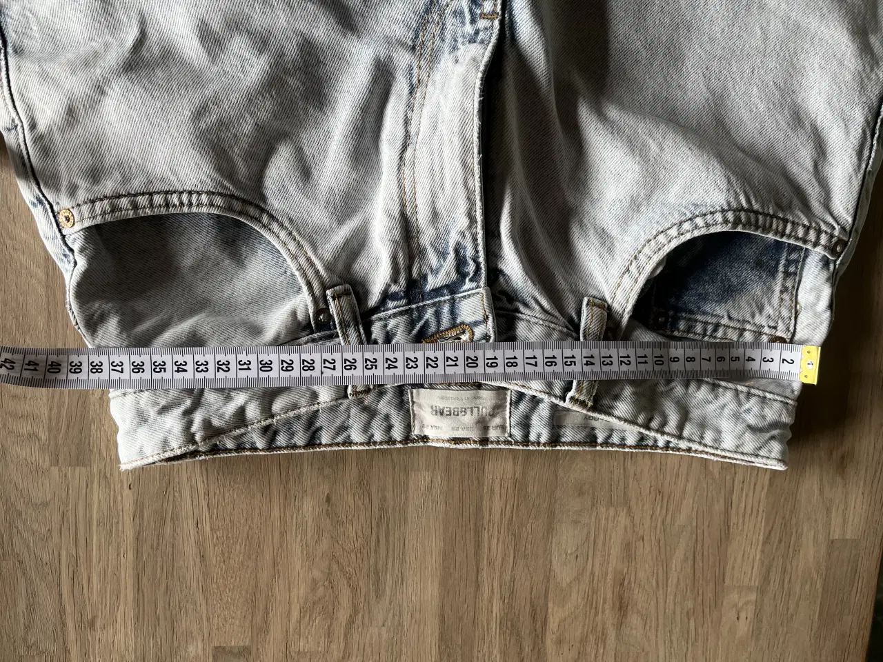 Billede 4 - Lyse denim shorts str. 158
