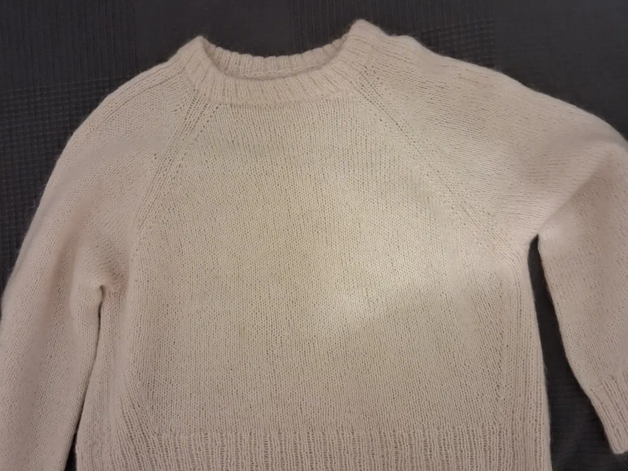 Billede 3 - Strikket sweater i lækker uldgarn 