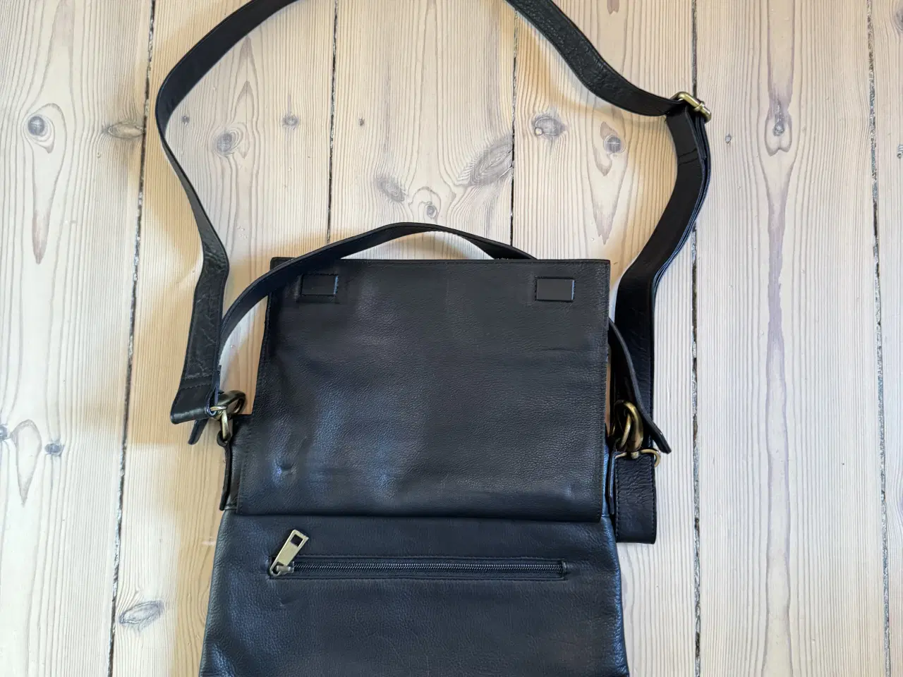 Billede 3 - Taske i sort skind