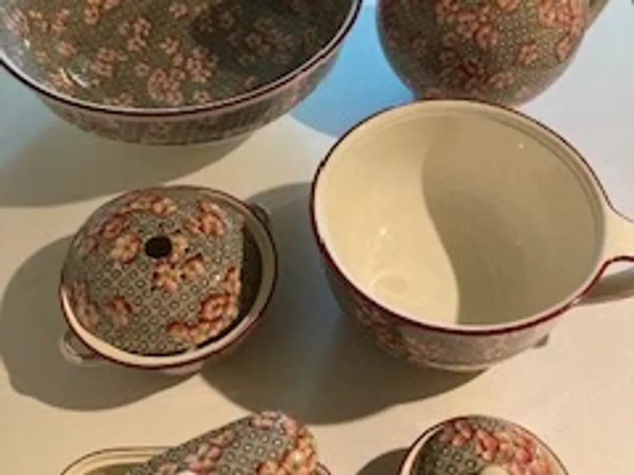 Billede 2 - Flot gammelt servantesæt med 6 dele sælges.