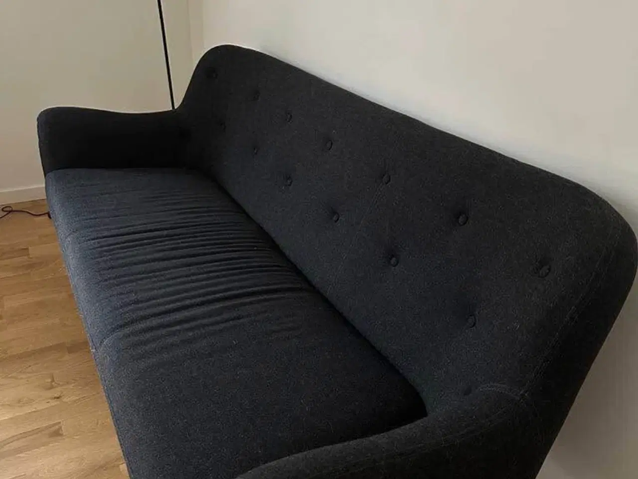 Billede 3 - Velholdt sofa sælges