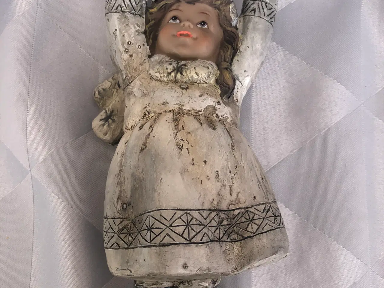 Billede 13 - Keramik vinter pige figur 