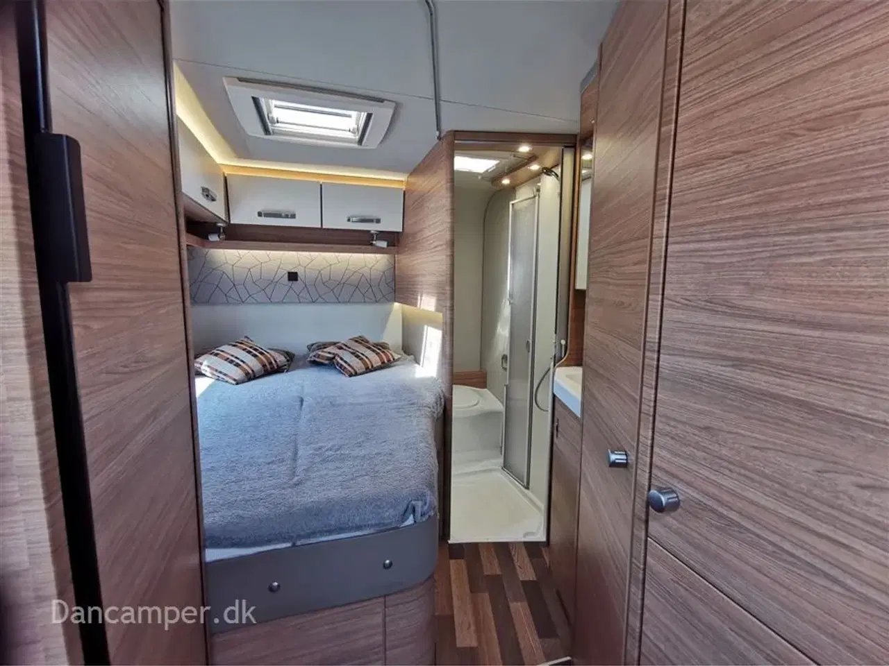Billede 21 - 2022 - Weinsberg CaraCompact 600 MF "Pepper Edition"   Under klargøring! Flot Pepper Edition, 9-trin aut., Solcelle 180W, Lithiumbatteri 100Ah, El-trin, Navigation, Head-up display