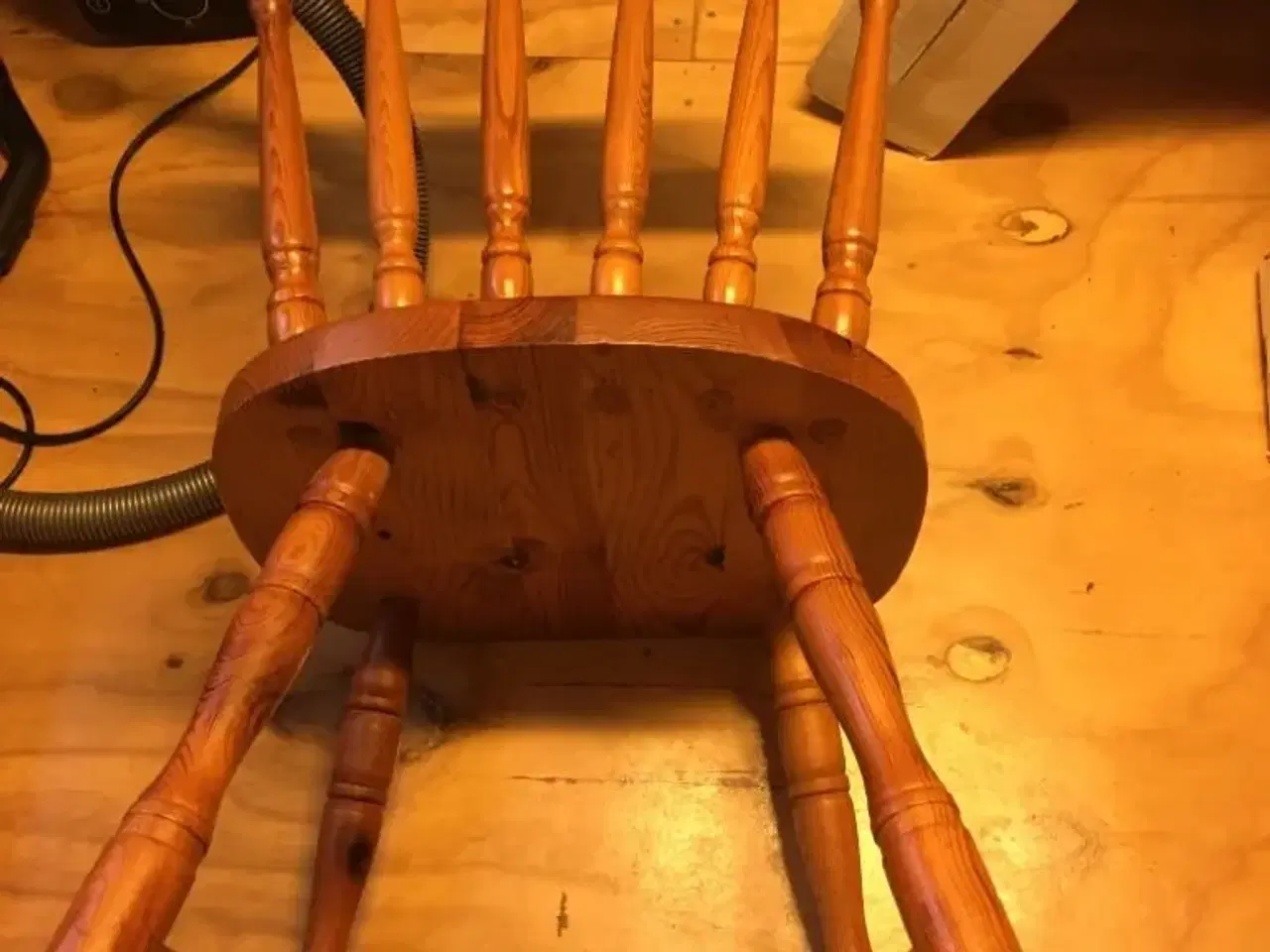 Billede 2 - 4 fyrretræsstole sælges
