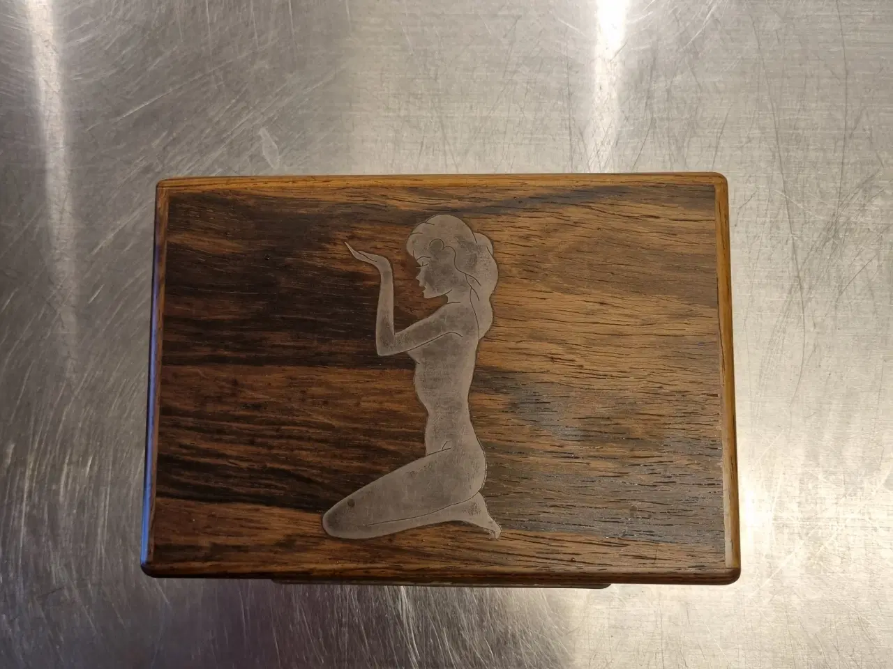 Billede 1 - Cigaret/tobaks kasse sælges