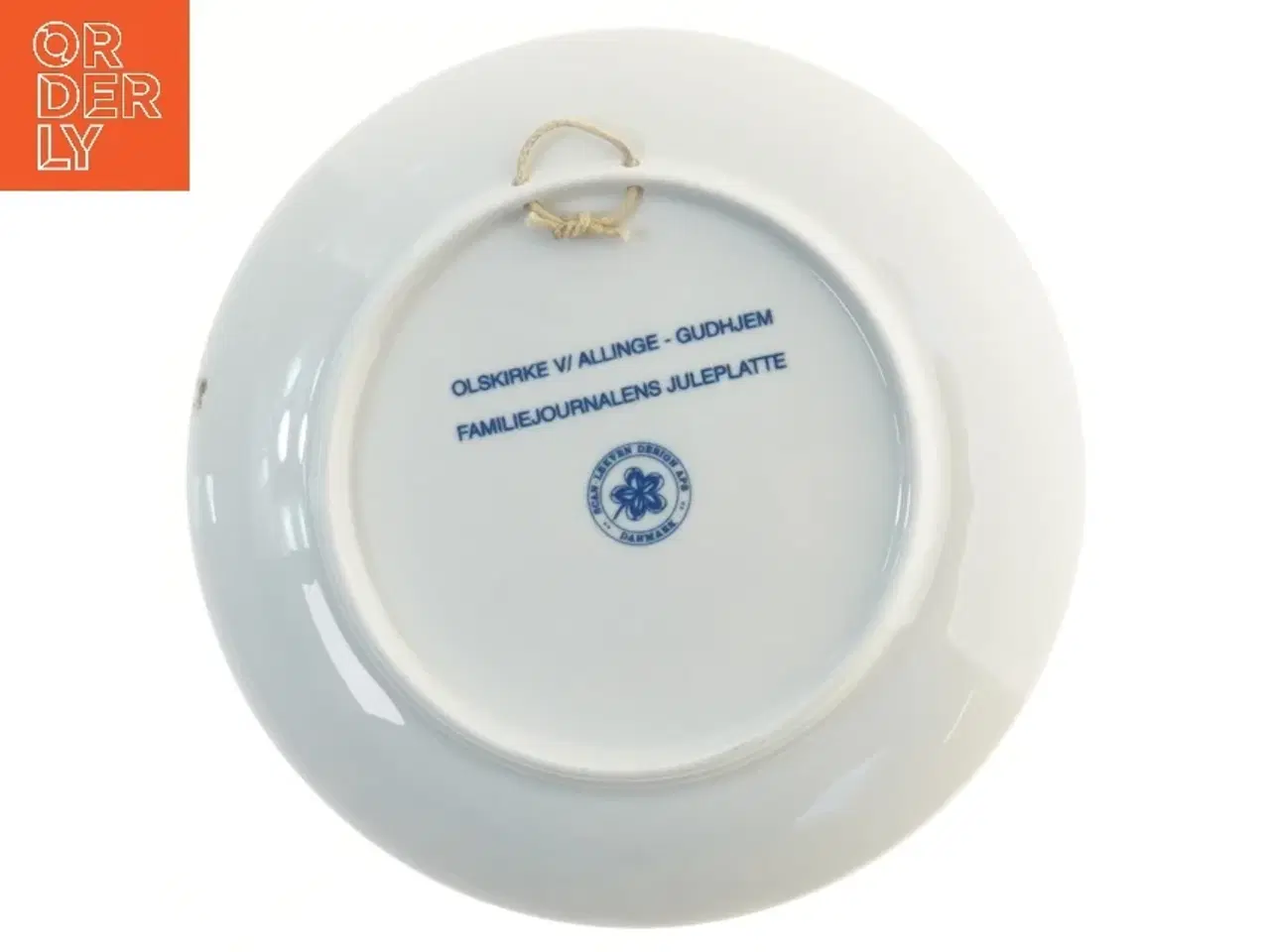 Billede 2 - Juleplatte med kirke, 1999 fra Scan Lekven Design (str. Ø 19,5 cm)