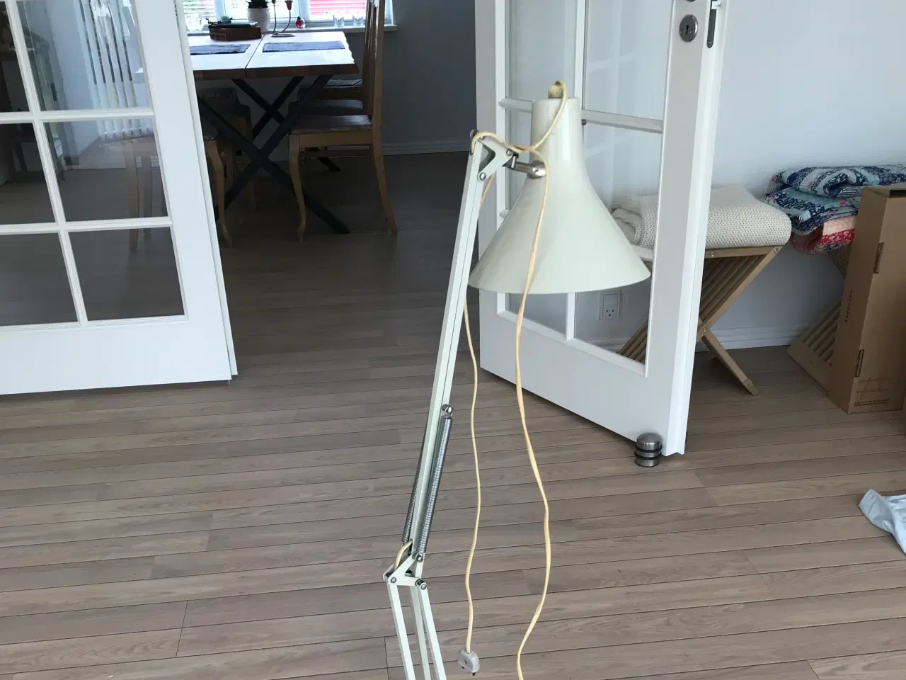 Billede 1 - Hvid arkitektlampe på fod