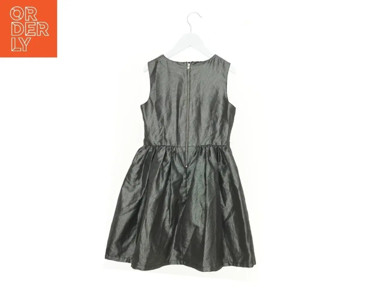 Billede 2 - Kjole fra H&M (str. 140 cm)