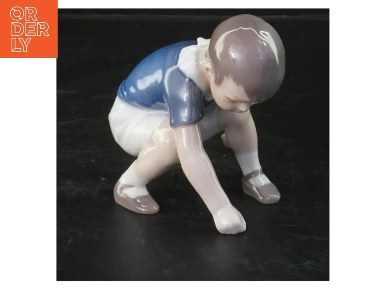 Billede 1 - Porcelænsfigur af barn fra B&G (str. 9x10 cm)